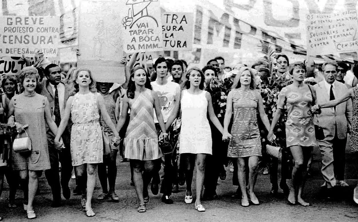 8 de março: dia de arrumar o guarda-roupa