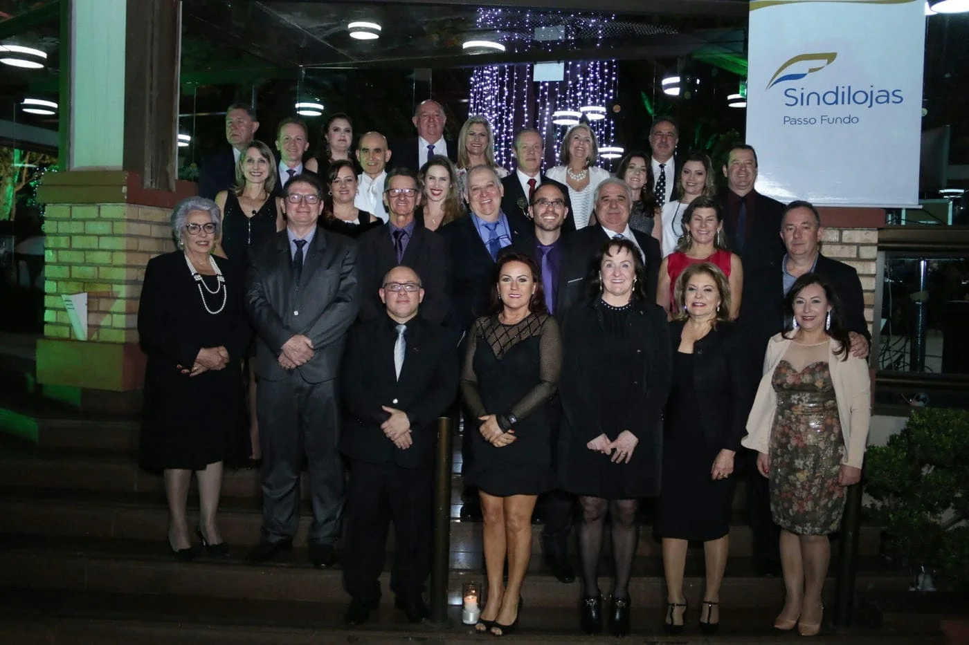 Baile do Empreendedorismo: Sindilojas Passo Fundo comemora os 70 anos e homenageia empresas associadas com o Troféu Maggi de Cesaro.