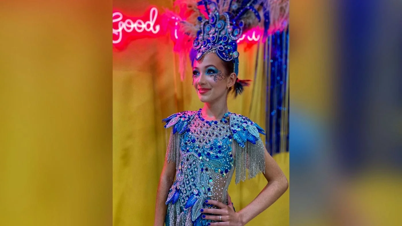 Maria Gabi fará último desfile como Rainha do Clube Comercial no domingo, quando passará faixa para sucessora